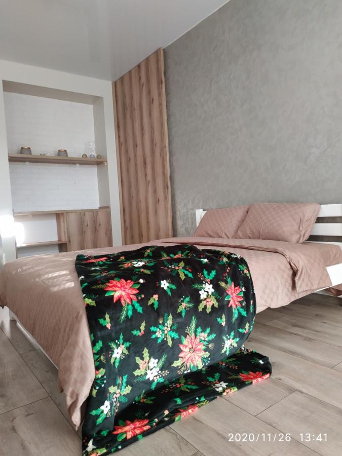 Дуже Файна Квартира В Самому Центрі!!!!Переконайся!! Apartment Rivne Luaran gambar